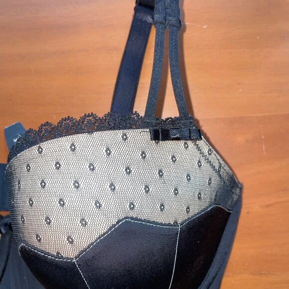 Adore Me 36DD Black Mesh & Lace Padded Bra With Adjustable Straps & Back Closure - Picture 3 of 6